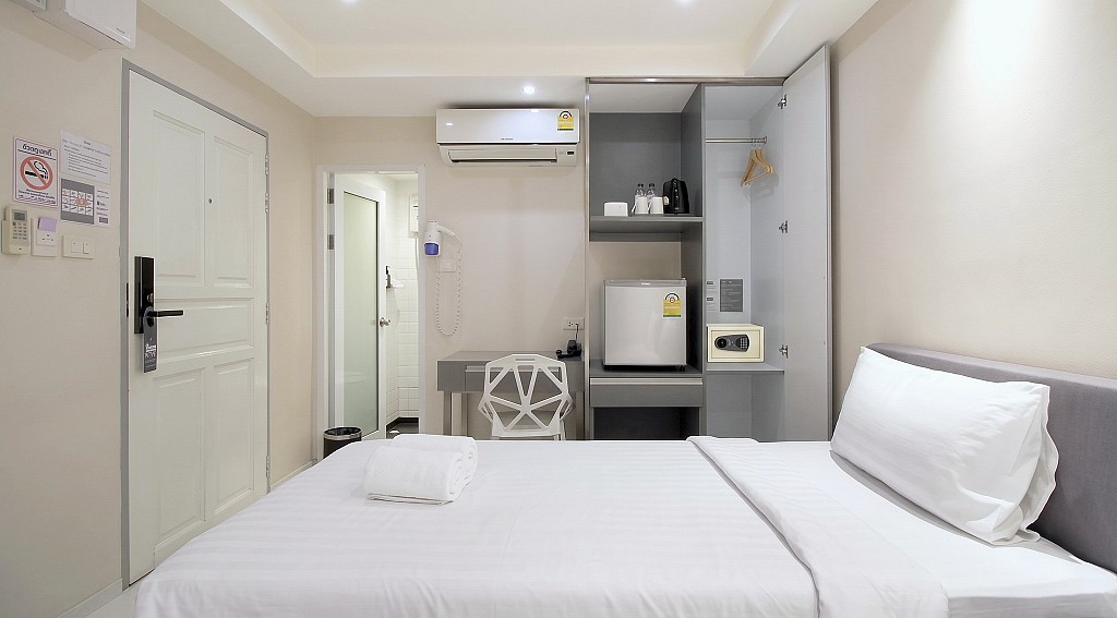 Cubic Twin Studio ( No window)