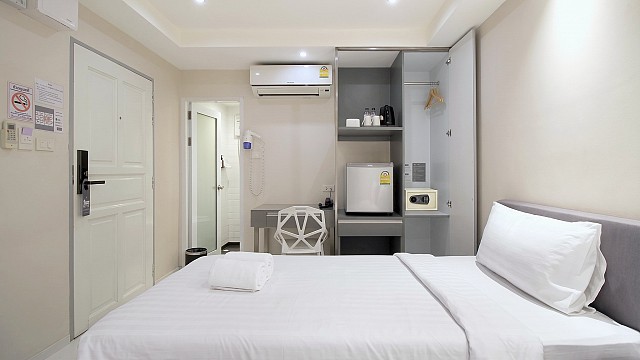 Cubic Twin Studio ( No window)