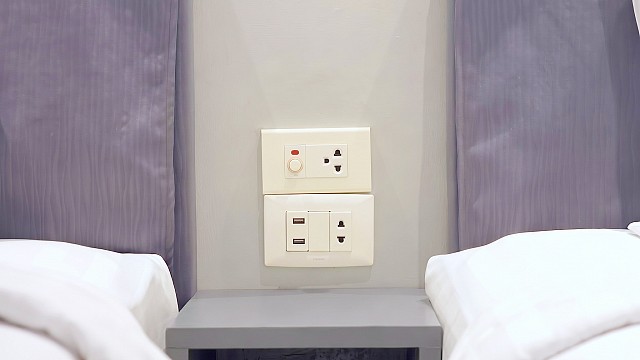 Cubic Twin Studio ( No window)