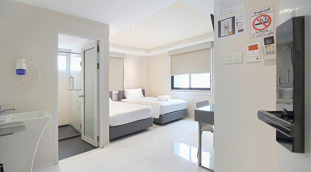 Standard Twin Room